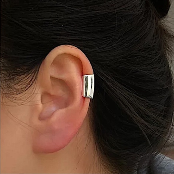 Crafted 925 sterling silver ear cuff comfortable versatile No Piercing Required - Picture 2 of 4